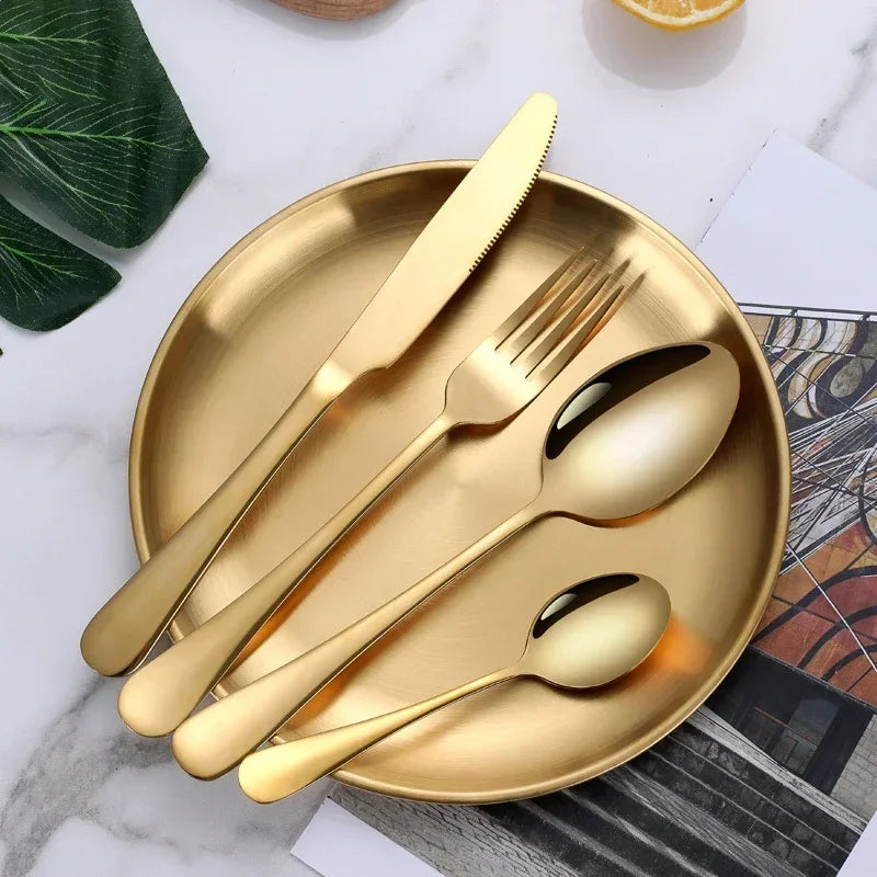 طقم أدوات مائدة للتخييم