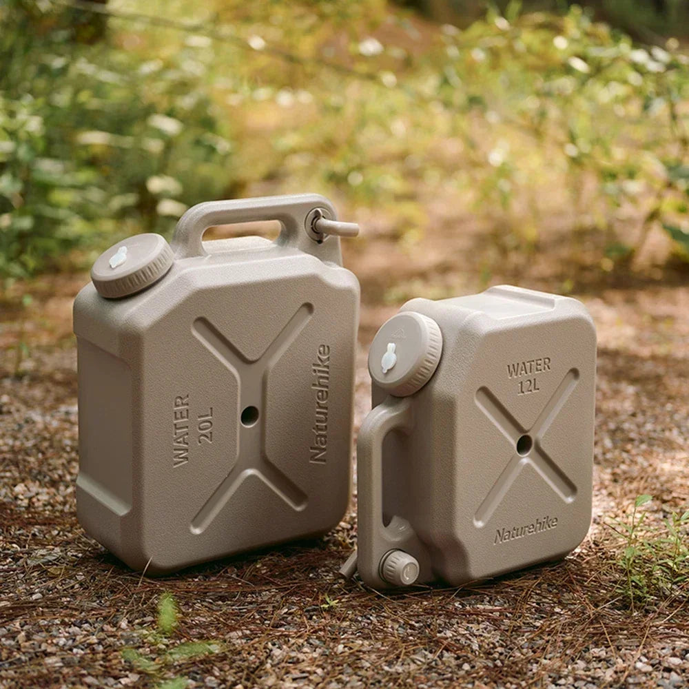 دلو مياه للتخييم