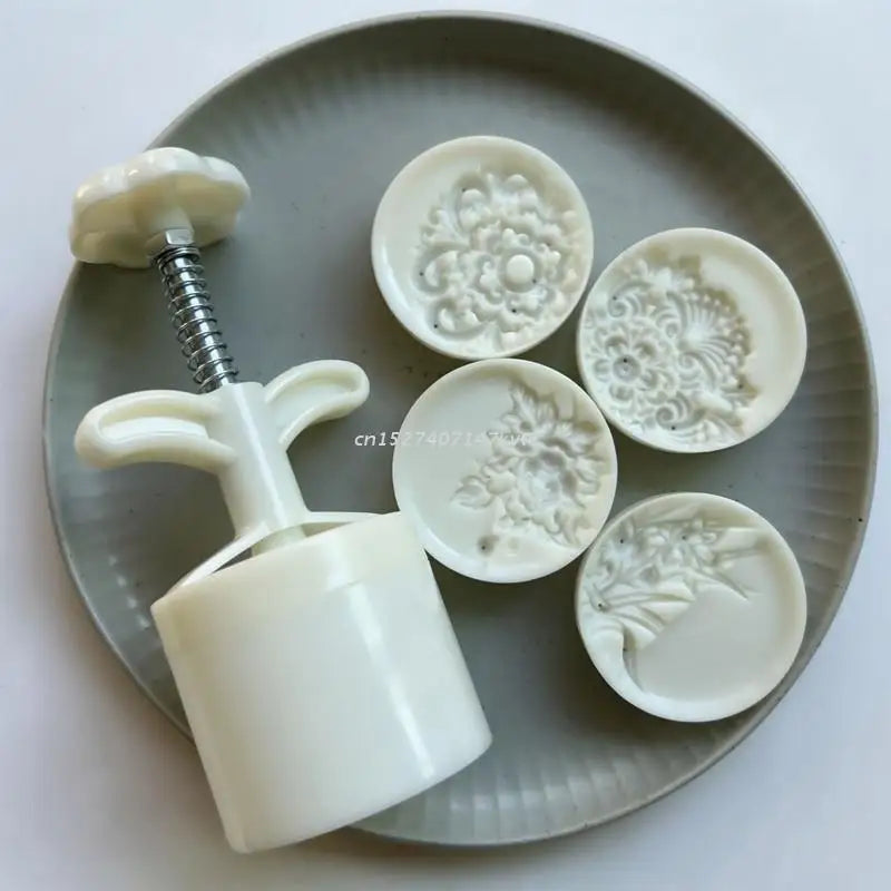 قوالب كعك القمر البلاستيكية