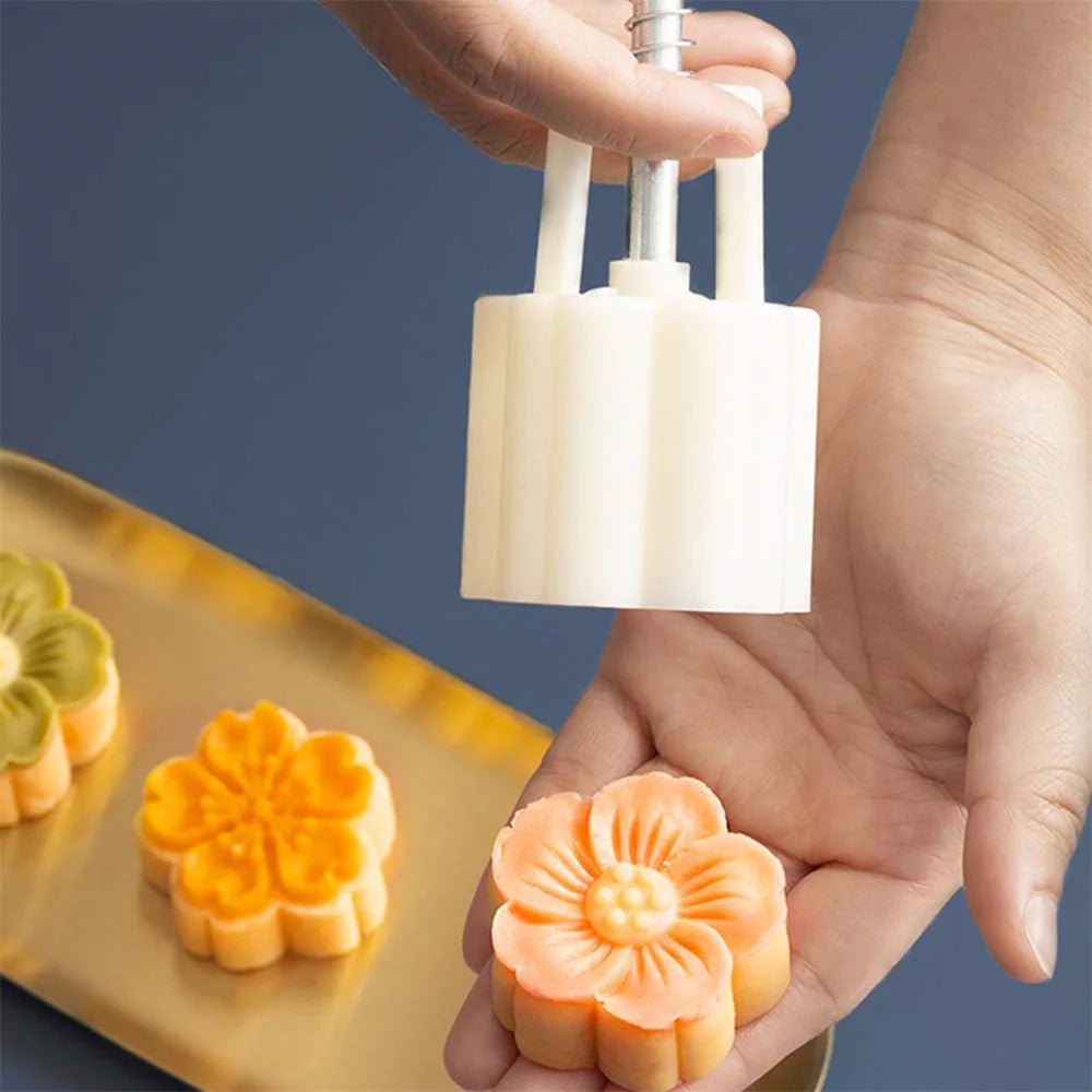 قالب كعك القمر على شكل زهرة